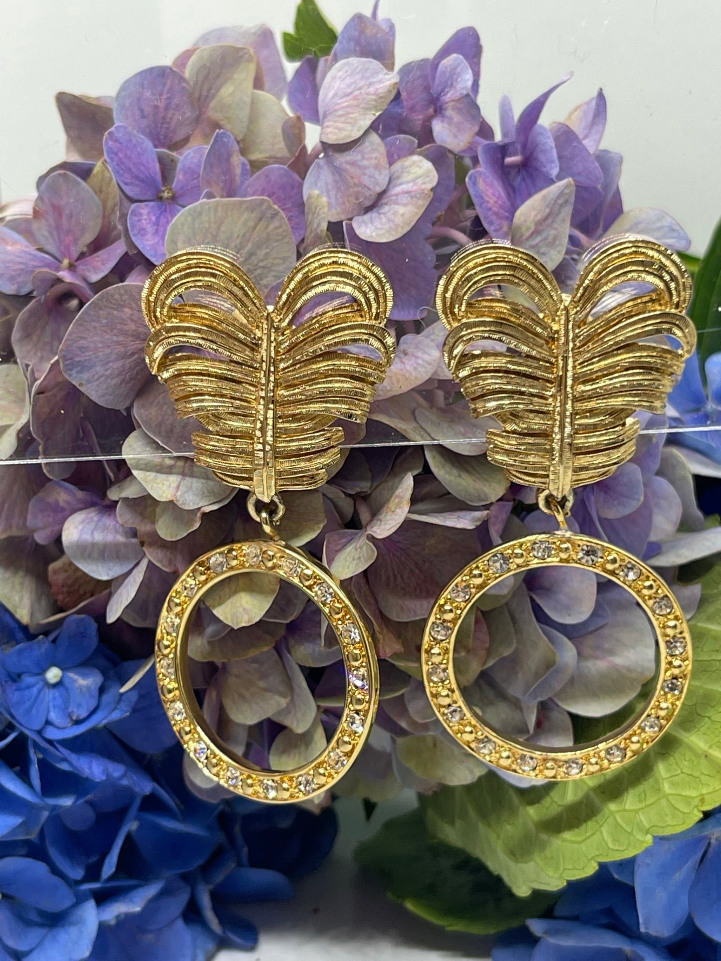 Vintage Liz Claibourne Gold Leaf Drop Clip Earrings